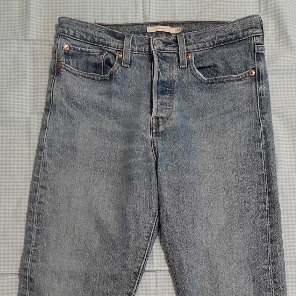 Levi's Wedgie Jeans Size 28